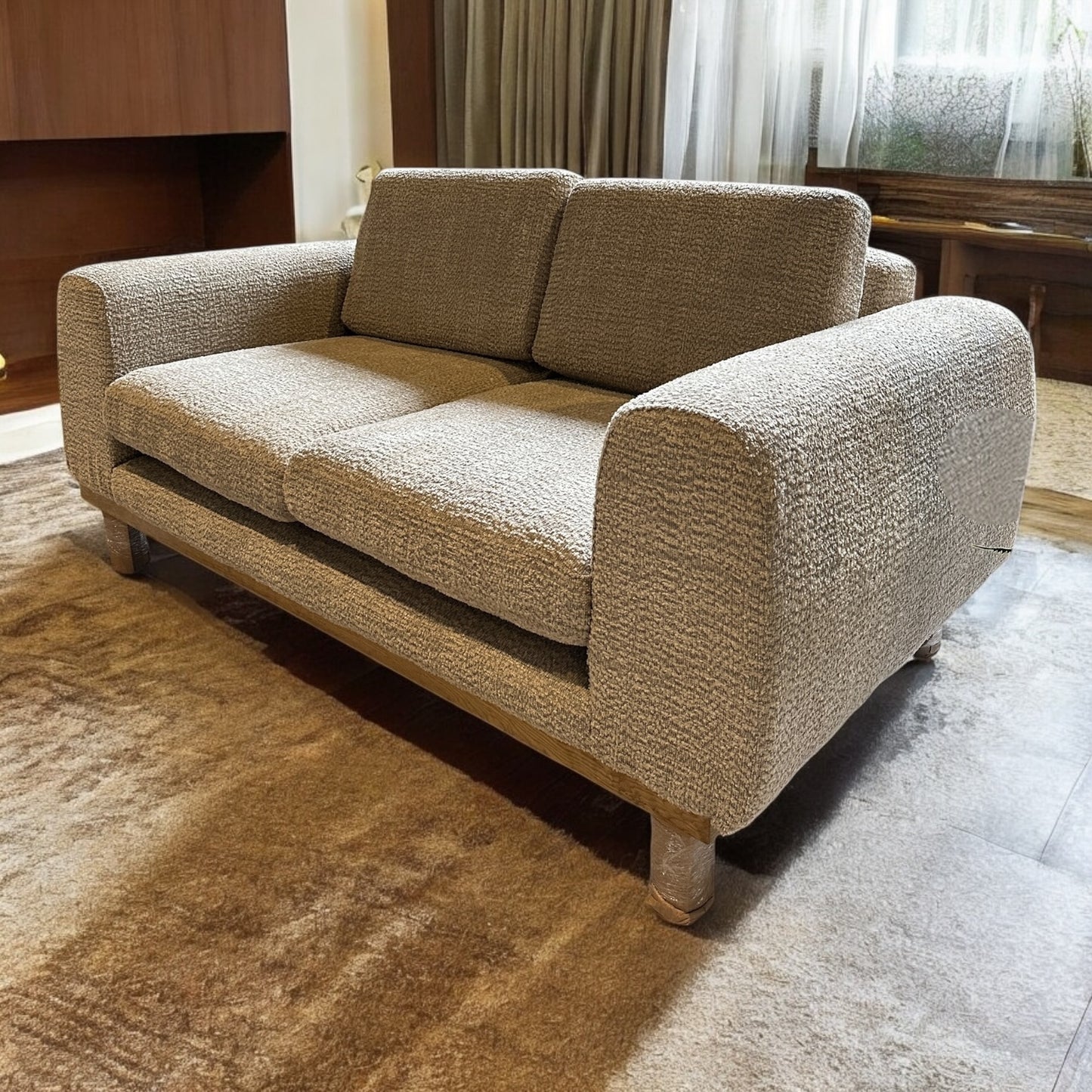 LOVE SEAT PUMORY
