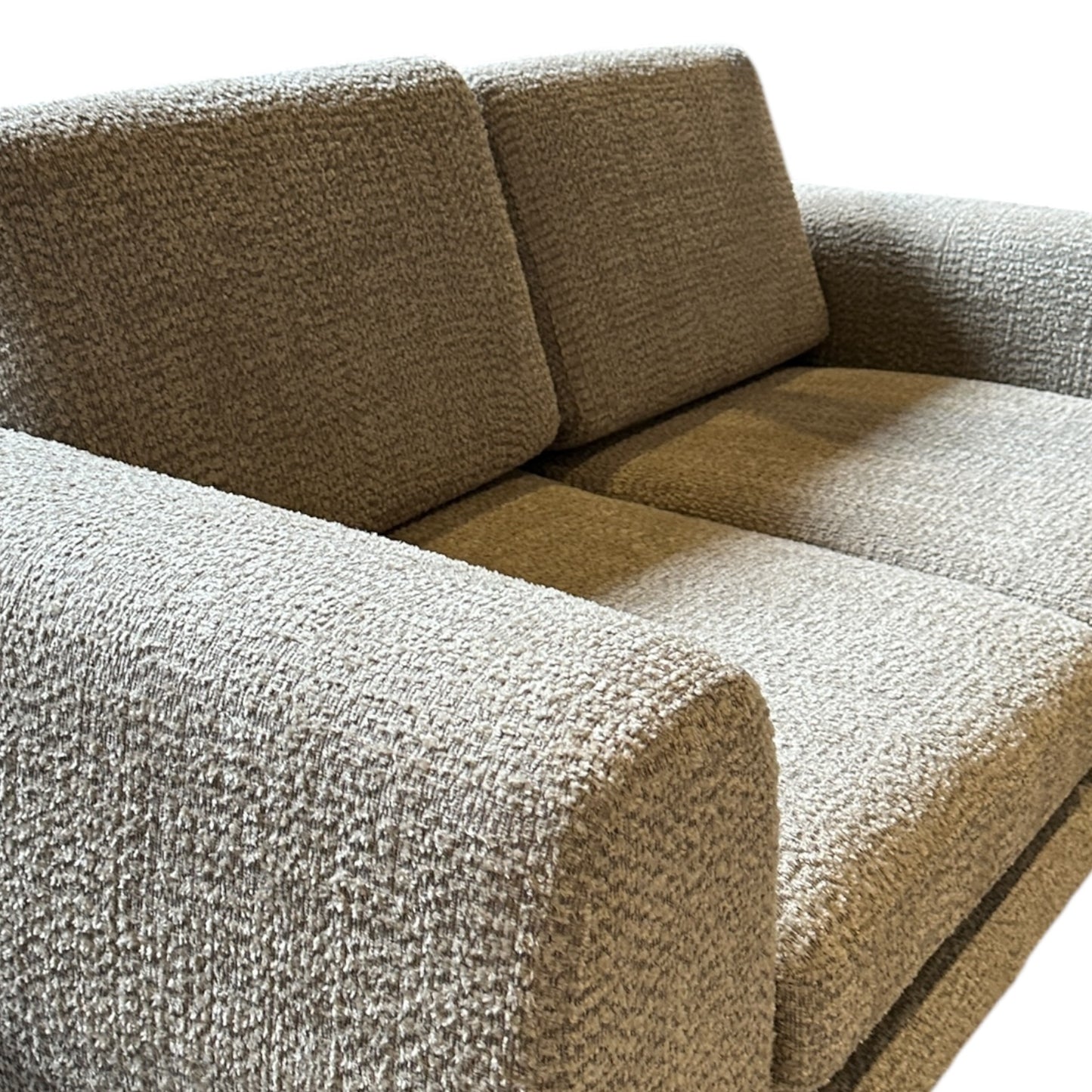LOVE SEAT PUMORY