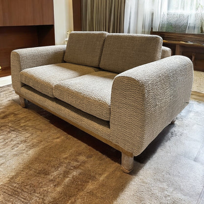 LOVE SEAT PUMORY