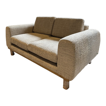 LOVE SEAT PUMORY